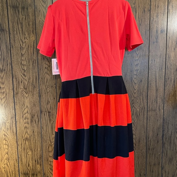 NWT LuLaRoe Amelia Dress - Picture 4 of 4